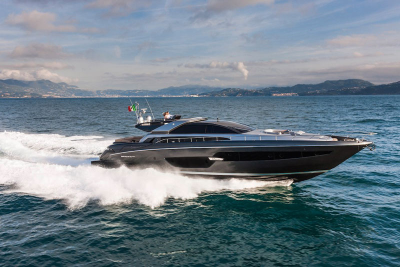 Yachts middle east - Riva - 88' DOMINO SUPER