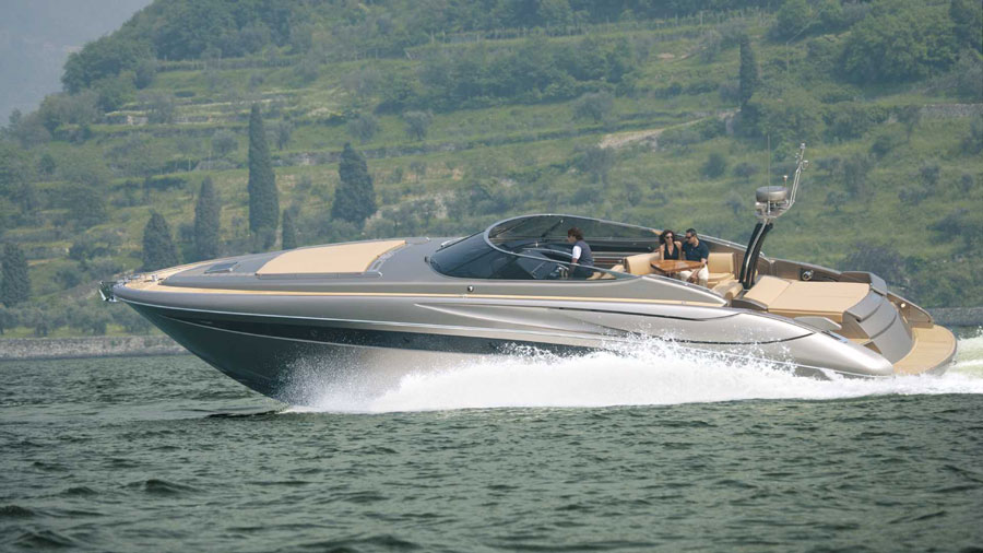 Yachts middle east - Riva - Rivale