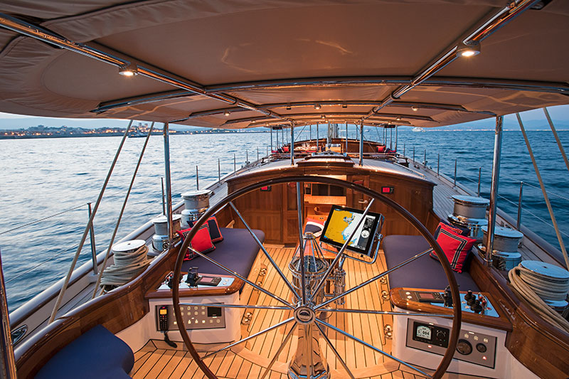 yachts middle east - Claasen Shipyard - Atalante steering wheel