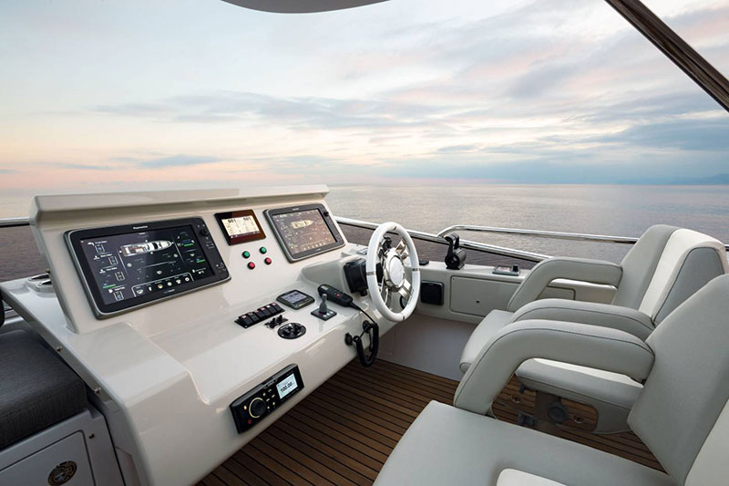 yachts middle east - Azimut - exterior cockpit