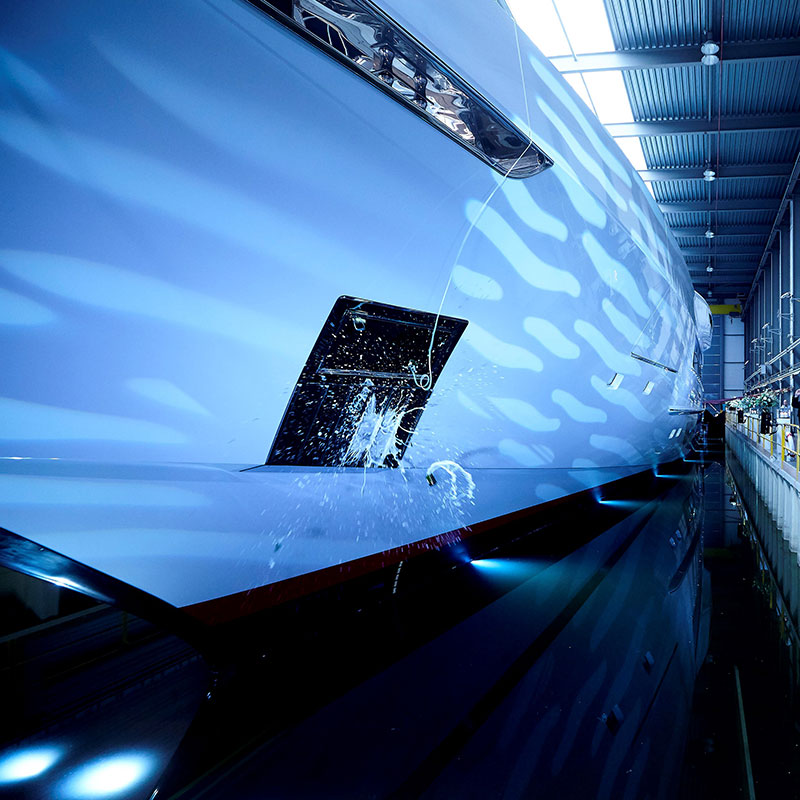yachts middle east - Heesen Yachts - christening bottle Dick Holthuis