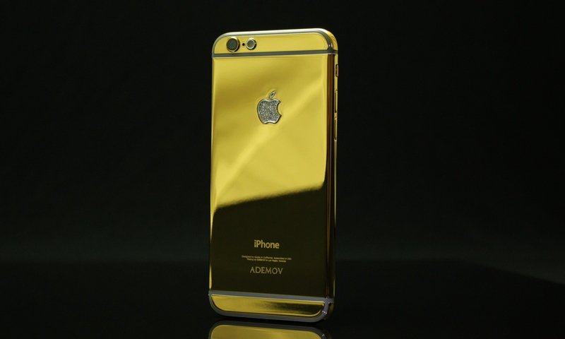 yachts middle east - Lifestyle - Golden iphone and diamond apple logo